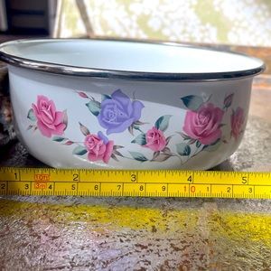 Vintage enamelware nested bowl. Floral  print. One bowl.